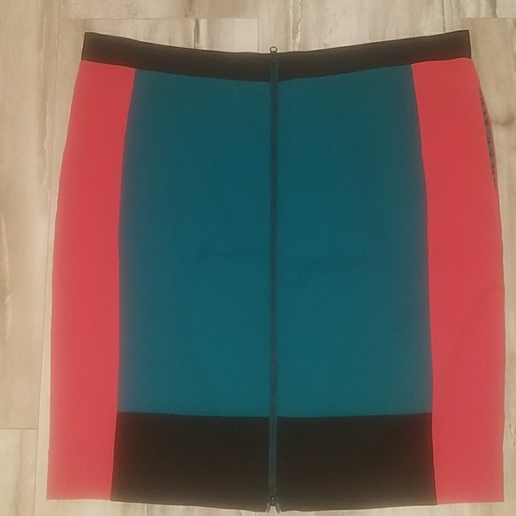 Color-block skirt - Picture 2 of 4
